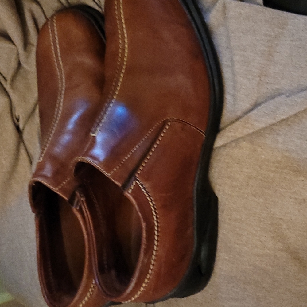 Shoes - Picture 2 of 4